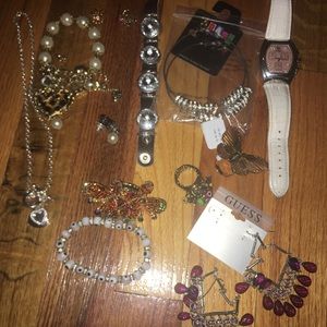 Bundle of 13 different jewelry pieces
